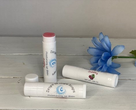 Give your lips the nourishment they need with our ultra-hydrating Moisturizing Lip Balm. Formulated with natural oils and waxes, this lip balm locks in moisture to keep lips soft, supple, and silky. Our lightweight formula is non-greasy and won't leave a waxy or sticky residue. Plus, it has a pleasant, natural scent that won't overwhelm your senses.